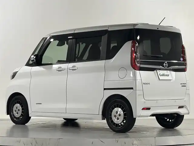 日産 ルークス オーテック 佐賀県 2021(令3)年 8.5万km ホワイトパール 純正9型ナビ/CD DVD BT フルセグTV AM FM/全方位モニター/両側パワースライドドア/後席片側ハンズフリーオートスライドドア/ハーフレザーシート/革巻きステアリング/ステアリングスイッチ/衝突軽減ブレーキ/レーンキープアシスト/オーテックホイール/保証書