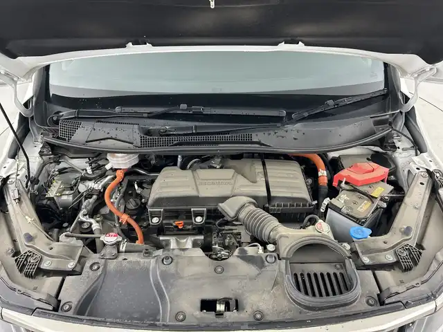 ホンダ ステップワゴン スパーダ eHEV 愛知県 2023(令5)年 3万km プラチナホワイトパール 禁煙車/ワンオーナー/純正１１.4インチホンダコネクトナビ/（ＤＶＤ/ＣＤ/フルセグTV/Bluetooth/ＡＭ/ＦＭ）/バックカメラ/ホンダセンシング/・ブラインドスポットモニター/・レーンキープアシスト/・オートハイビーム/・衝突軽減ブレーキ/・レーダークルーズコントロール/・クリアランスソナー/アドバンスドルームミラー/ＥＴＣ/前後ドライブレコーダー/シートヒーター/オットマン/両側パワースライドドア/パワーバックドア/プッシュスタート/スマートキー/ＬＥＤヘッドライト/オートライト/フロントフォグランプ/純正フロアマット/純正16インチアルミホイール/横滑り防止装置