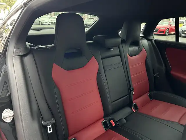 メルセデス・ベンツ ＣＬＡ２００ｄ Sブレーク AMGライン 茨城県 2020(令2)年 2.4万km コスモスブラック AMGレザ-EXC /赤黒本革シート /シートヒ-タ- /M付PWシ-ト /RSP /ACC /LKA /BSA /PRE-SAFEプラス /マルチビームLED /アルミニウムインテリアトリム /アンビエントライト /ナビ /TV /BT/USB /バックカメラ /パークトロニック /ETC2.0 /禁煙車