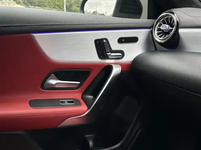 メルセデス・ベンツ ＣＬＡ２００ｄ Sブレーク AMGライン 茨城県 2020(令2)年 2.4万km コスモスブラック AMGレザ-EXC /赤黒本革シート /シートヒ-タ- /M付PWシ-ト /RSP /ACC /LKA /BSA /PRE-SAFEプラス /マルチビームLED /アルミニウムインテリアトリム /アンビエントライト /ナビ /TV /BT/USB /バックカメラ /パークトロニック /ETC2.0 /禁煙車