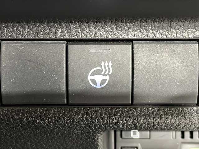 トヨタ ＲＡＶ４ ハイブリッドG 福岡県 2022(令4)年 2.8万km ホワイトパールクリスタルシャイン 純正ディスプレイオーディオ/フルセグテレビ/BT/全方位カメラ/シートヒーター/パワーシート/ハンドルヒーター/パワーバックドア/レーダークルーズコントロール/ステアリングスイッチ/ルーフレール/ドライブレコーダー前後/オートライト/オートハイビーム