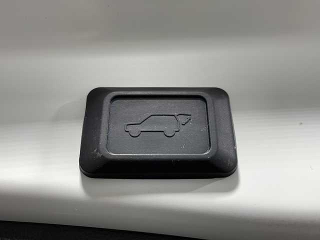 トヨタ ＲＡＶ４ ハイブリッドG 福岡県 2022(令4)年 2.8万km ホワイトパールクリスタルシャイン 純正ディスプレイオーディオ/フルセグテレビ/BT/全方位カメラ/シートヒーター/パワーシート/ハンドルヒーター/パワーバックドア/レーダークルーズコントロール/ステアリングスイッチ/ルーフレール/ドライブレコーダー前後/オートライト/オートハイビーム