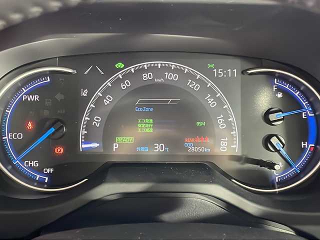 トヨタ ＲＡＶ４ ハイブリッドG 福岡県 2022(令4)年 2.8万km ホワイトパールクリスタルシャイン 純正ディスプレイオーディオ/フルセグテレビ/BT/全方位カメラ/シートヒーター/パワーシート/ハンドルヒーター/パワーバックドア/レーダークルーズコントロール/ステアリングスイッチ/ルーフレール/ドライブレコーダー前後/オートライト/オートハイビーム