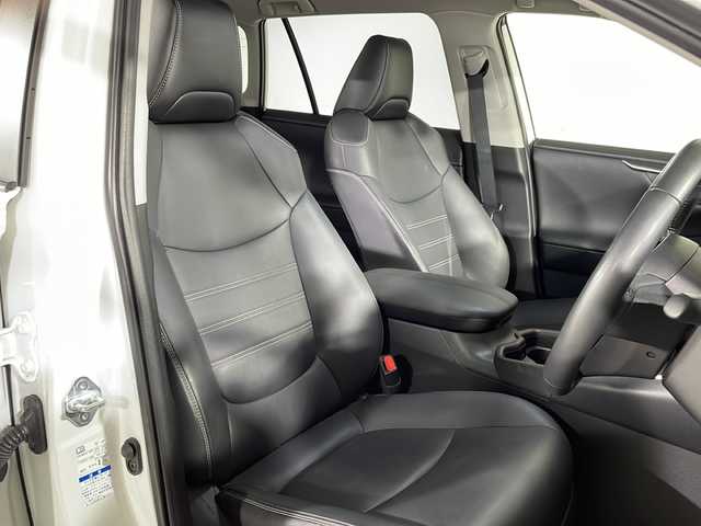 トヨタ ＲＡＶ４ ハイブリッドG 福岡県 2022(令4)年 2.8万km ホワイトパールクリスタルシャイン 純正ディスプレイオーディオ/フルセグテレビ/BT/全方位カメラ/シートヒーター/パワーシート/ハンドルヒーター/パワーバックドア/レーダークルーズコントロール/ステアリングスイッチ/ルーフレール/ドライブレコーダー前後/オートライト/オートハイビーム