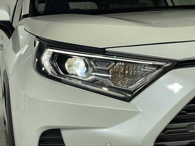 トヨタ ＲＡＶ４ ハイブリッドG 福岡県 2022(令4)年 2.8万km ホワイトパールクリスタルシャイン 純正ディスプレイオーディオ/フルセグテレビ/BT/全方位カメラ/シートヒーター/パワーシート/ハンドルヒーター/パワーバックドア/レーダークルーズコントロール/ステアリングスイッチ/ルーフレール/ドライブレコーダー前後/オートライト/オートハイビーム