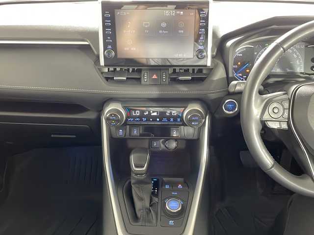 トヨタ ＲＡＶ４ ハイブリッドG 福岡県 2022(令4)年 2.8万km ホワイトパールクリスタルシャイン 純正ディスプレイオーディオ/フルセグテレビ/BT/全方位カメラ/シートヒーター/パワーシート/ハンドルヒーター/パワーバックドア/レーダークルーズコントロール/ステアリングスイッチ/ルーフレール/ドライブレコーダー前後/オートライト/オートハイビーム