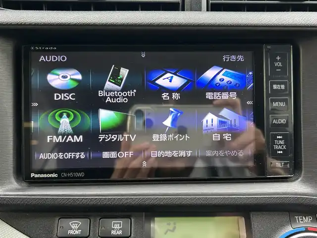 トヨタ アクア S 群馬県 2013(平25)年 7.3万km クールソーダメタリック 社外HDDナビ(CN-H510WD)/(CD/DVD/BT/フルセグTV)/バックカメラ/ステアリングスイッチ/シートヒーター /横滑り防止装置/オートライト/電動格納ミラー/ドアバイザー/プッシュスタート/スマートキー/ETC/保証書＆取説