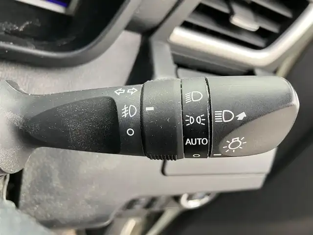 トヨタ ルーミー カスタムG－T 静岡県 2020(令2)年 4.3万km パールホワイトⅢ エンジンスタートボタン/パワーステアリング/パワーウィンドウ/アイドリングストップ/スマートキー/スペアキー１本/オートエアコン/クルーズコントロール/ETC2.0/バックカメラ/純正9インチナビ（CD.BT.フルセグ）/ドライブレコーダー/ウォークスルー/純正フロアマット/純正アルミホイール/D席N席シートヒーター/両側パワースライドドア/ABS/横滑り防止装置/コーナーセンサー前後/オートライト/オートマチックハイビーム/LEDライト/Wエアバック/衝突軽減システム