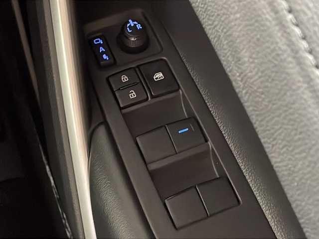 トヨタ カローラ クロス ハイブリッド Z 福岡県 2022(令4)年 2.9万km アティチュードブラックマイカ 純正ディスプレイオーディオ/全方位モニター/レーダークルーズコントロール/コーナーセンサー/前後ドライブレコーダー/BSM/フォグランプ/シートヒーター/プッシュスタート/ETC