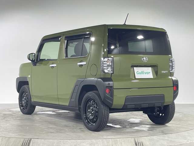 ダイハツ タフト X 福岡県 2024(令6)年 0.7万km フォレストカーキメタリック 社外メモリナビ/（CD/DVD/フルセグ/BT）/バックモニター/スマートアシスト/コーナーセンサー/パノラマルーフ/ブレーキホールド/ステアリングリモコン/オートライト/LED/プッシュスタート/スマートキー/純正フロアマット/ドアバイザー