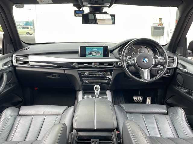 ＢＭＷ Ｘ５ xDrive 35d Mスポーツ 道北・旭川 2015(平27)年 8.1万km サファイアブラックP /4WD//禁煙車//サンルーフ//純正ナビ BT/フルセグ/AUX/USB/CD/DVD//レザーシート//前席シートヒーター//前席パワーシート//運転席メモリーシート//衝突軽減ブレーキ//オートPDC//ACC//レーンキープ//オートエアコン//革巻きステアリング//パドルシフト//ステアリングスイッチ//LEDヘッドライトオート//オートライト//オートマチックハイビーム//フォグランプ//リアフォグランプ//ヘットライトレエライザー//バックカメラ//フロントカメラ//パーキングホールド//オートリトラミラー//純正AW冬タイヤ積み込み//電動リアゲート//ヘットライトウォッシャー
