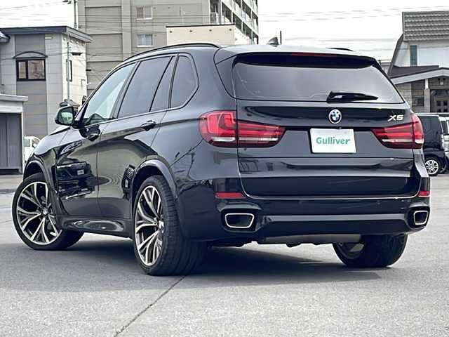ＢＭＷ Ｘ５ xDrive 35d Mスポーツ 道北・旭川 2015(平27)年 8.1万km サファイアブラックP /4WD//禁煙車//サンルーフ//純正ナビ BT/フルセグ/AUX/USB/CD/DVD//レザーシート//前席シートヒーター//前席パワーシート//運転席メモリーシート//衝突軽減ブレーキ//オートPDC//ACC//レーンキープ//オートエアコン//革巻きステアリング//パドルシフト//ステアリングスイッチ//LEDヘッドライトオート//オートライト//オートマチックハイビーム//フォグランプ//リアフォグランプ//ヘットライトレエライザー//バックカメラ//フロントカメラ//パーキングホールド//オートリトラミラー//純正AW冬タイヤ積み込み//電動リアゲート//ヘットライトウォッシャー