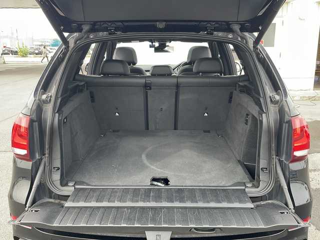 ＢＭＷ Ｘ５ xDrive 35d Mスポーツ 道北・旭川 2015(平27)年 8.1万km サファイアブラックP /4WD//禁煙車//サンルーフ//純正ナビ BT/フルセグ/AUX/USB/CD/DVD//レザーシート//前席シートヒーター//前席パワーシート//運転席メモリーシート//衝突軽減ブレーキ//オートPDC//ACC//レーンキープ//オートエアコン//革巻きステアリング//パドルシフト//ステアリングスイッチ//LEDヘッドライトオート//オートライト//オートマチックハイビーム//フォグランプ//リアフォグランプ//ヘットライトレエライザー//バックカメラ//フロントカメラ//パーキングホールド//オートリトラミラー//純正AW冬タイヤ積み込み//電動リアゲート//ヘットライトウォッシャー