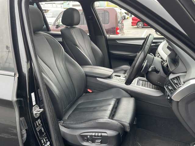 ＢＭＷ Ｘ５ xDrive 35d Mスポーツ 道北・旭川 2015(平27)年 8.1万km サファイアブラックP /4WD//禁煙車//サンルーフ//純正ナビ BT/フルセグ/AUX/USB/CD/DVD//レザーシート//前席シートヒーター//前席パワーシート//運転席メモリーシート//衝突軽減ブレーキ//オートPDC//ACC//レーンキープ//オートエアコン//革巻きステアリング//パドルシフト//ステアリングスイッチ//LEDヘッドライトオート//オートライト//オートマチックハイビーム//フォグランプ//リアフォグランプ//ヘットライトレエライザー//バックカメラ//フロントカメラ//パーキングホールド//オートリトラミラー//純正AW冬タイヤ積み込み//電動リアゲート//ヘットライトウォッシャー