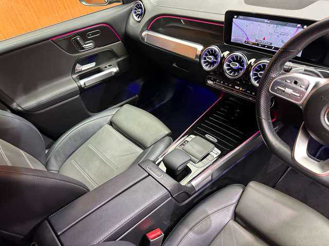 メルセデス・ベンツ ＧＬＢ２００ｄ AMGライン 千葉県 2020(令2)年 4.8万km 青 ＡＭＧレザーＥＸＣ　/パノラマＳＲ　/アドバンスドＰＫＧ　/純正ナビ　/３６０°カメラ　/ＡＣＣ　/ＨＵＤ　/シートヒーター　/パワーシート　/ＬＥＤヘッドライト　/ハイビームアシスト　/電動リアゲート　/アンビエントライト