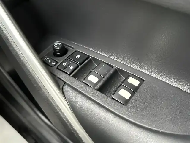 トヨタ カローラ クロス ハイブリッド Z 群馬県 2024(令6)年 1.1万km パール ナビゲーション　/フルセグテレビ　/ブルートゥース　/ＵＳＢ接続　/ＥＴＣ　/パワーバックドア　/ハーフレザーシート　/アダプティブクルーズ　/車線逸脱警報　/衝突軽減ブレー　/バックカメ　/ルーフボック/保証書/取扱説明書/整備手帳/スマートキーX２個