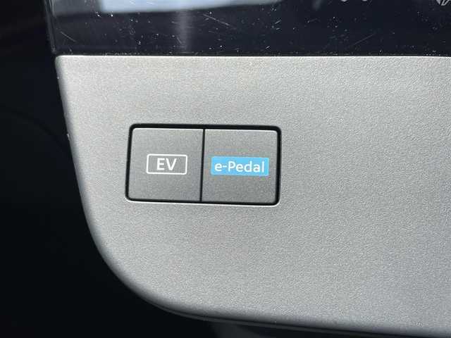日産 セレナ e－パワー ハイウェイスター V 滋賀県 2024(令6)年 1.2万km プリズムホワイト 禁煙車/純正12.3型ナビ/フルセグ.Bluetooth.Applecarplay.HDMI/アラウンドビューモニター/エマージェンシーブレーキ/プロパイロット/ビルトインETC/前後ドライブレコーダー/デジタルインナーミラー/LEDヘッドライト/オートライト/オートハイビーム/両側パワースライドドア/クリアランスソナー/左ハンズフリースライドドア/ステアリングスイッチ/電子パーキング/オートブレーキホールド/ワイヤレス充電