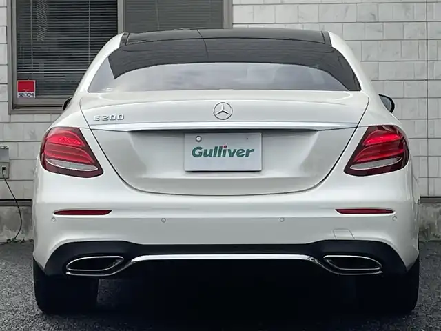 メルセデス・ベンツ Ｅ２００ アバンギャルド AMGライン 福岡県 2019(令1)年 7.4万km ダイヤモンドホワイト パノラミックスライディングルーフ/レザーエクスクルーシブパッケージ/・黒色レザーシート/・メモリー付きパワーシート(D/N)/・電動ランバーサポート(D/N)/・シートヒーター(全席)/純正12.3インチディスプレイオーディオ/　(AM/FM/Bluetooth/ナビ)/バック/サイド/フロント/360度カメラ/安全運転支援システム/・ブレーキアシスト/・ディスタンスアシストディストロニック/・ステアリングアシスト/・パーキングアシスト/・ブラインドスポットアシスト/・レーンキーピングアシスト/・横滑り防止/オートライト/純正19インチアルミホイール/パワートランクリッド/Burmesterサウンド/アンビエントライト/ヘッドアップディスプレイ/パドルシフト/ステアリングスイッチ/純正前後ドライブレコーダー/ETC/ISOFIX/スペアキー×1/保証書/取扱説明書
