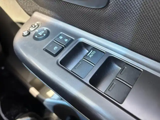 ホンダ フリード G ホンダセンシング 福岡県 2019(令1)年 6.1万km コバルトブルーパール ホンダセンシング/横滑り防止/盗難防止/レーンキープ/バッグカメラ/エアバッグ/純正ナビ/フルセグTV/BT/CDチェンジャー/純正フロアマット/プッシュスタート/スマートキー/オートライト/ETC/LEDヘッド　/両側パワスラ/クルコン