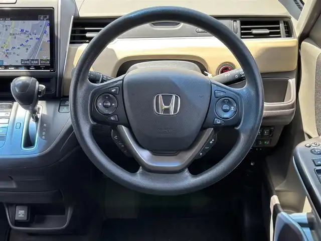 ホンダ フリード G ホンダセンシング 福岡県 2019(令1)年 6.1万km コバルトブルーパール ホンダセンシング/横滑り防止/盗難防止/レーンキープ/バッグカメラ/エアバッグ/純正ナビ/フルセグTV/BT/CDチェンジャー/純正フロアマット/プッシュスタート/スマートキー/オートライト/ETC/LEDヘッド　/両側パワスラ/クルコン
