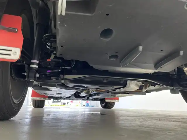 トヨタ ヤリスクロス ハイブリッド Z 宮城県 2021(令3)年 3.6万km ホワイトパールクリスタルシャイン 純正ディスプレイオーディオナビ　/パノラミックビューモニター　/ブラインドスポットモニター　/ＲＣＴＡ　/アダプティブクルーズコントロール　/セーフティセンス　/シートヒーター/電動パーキングブレーキ/オートホールド/ＧＲ18インチAW/GR2本出マフラー/GRサイドデカール/GRマッドフラップ/ＥＴＣ２．０　/前後ドライブレコーダー/禁煙