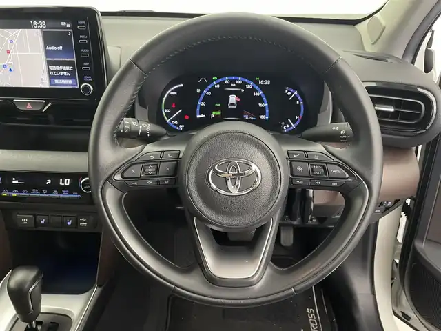 トヨタ ヤリスクロス ハイブリッド Z 宮城県 2021(令3)年 3.6万km ホワイトパールクリスタルシャイン 純正ディスプレイオーディオナビ　/パノラミックビューモニター　/ブラインドスポットモニター　/ＲＣＴＡ　/アダプティブクルーズコントロール　/セーフティセンス　/シートヒーター/電動パーキングブレーキ/オートホールド/ＧＲ18インチAW/GR2本出マフラー/GRサイドデカール/GRマッドフラップ/ＥＴＣ２．０　/前後ドライブレコーダー/禁煙