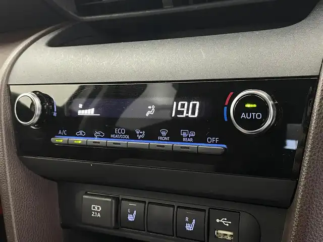トヨタ ヤリスクロス ハイブリッド Z 宮城県 2021(令3)年 3.6万km ホワイトパールクリスタルシャイン 純正ディスプレイオーディオナビ　/パノラミックビューモニター　/ブラインドスポットモニター　/ＲＣＴＡ　/アダプティブクルーズコントロール　/セーフティセンス　/シートヒーター/電動パーキングブレーキ/オートホールド/ＧＲ18インチAW/GR2本出マフラー/GRサイドデカール/GRマッドフラップ/ＥＴＣ２．０　/前後ドライブレコーダー/禁煙
