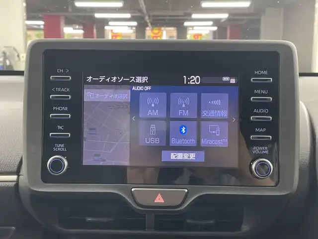 トヨタ ヤリス ハイブリッド X 愛知県 2021(令3)年 5.6万km ホワイトパールクリスタルシャイン 禁煙車/純正8インチナビ/（AM/FM/Bluetooth/USB)/バックカメラ/トヨタセーフティセンス/・衝突軽減ブレーキ/・レーンキープアシスト/・追従式クルーズコントロール/・オートマチックハイビーム/・クリアランスソナー/ブラインドスポットモニター/ETC/スマートキー/スペアキー有/純正フロアマット/横滑り防止装置