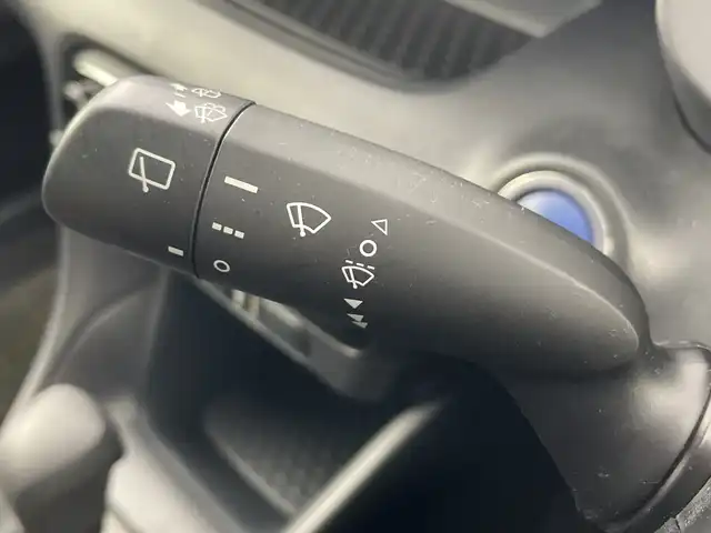 トヨタ ヤリス ハイブリッド X 愛知県 2021(令3)年 5.6万km ホワイトパールクリスタルシャイン 禁煙車/純正8インチナビ/（AM/FM/Bluetooth/USB)/バックカメラ/トヨタセーフティセンス/・衝突軽減ブレーキ/・レーンキープアシスト/・追従式クルーズコントロール/・オートマチックハイビーム/・クリアランスソナー/ブラインドスポットモニター/ETC/スマートキー/スペアキー有/純正フロアマット/横滑り防止装置