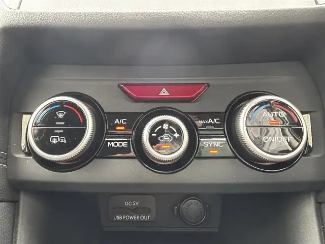 スバル インプレッサ スポーツ 2．0i－Lアイサイト 富山県 2017(平29)年 0.6万km アイスシルバーメタリック 純正SDナビ/フルセグＴＶ／Ｂｌｕｅｔｏｏｔｈ/ＬＥＤヘッドライト/バックカメラ/ドライブレコーダー/レーダークルーズコントロール/レーンキープアシスト/純正ＡＷ１７インチ/純正フロアマット/ドアバイザー/横滑り防止装置/スマートキー/プッシュスタート/W＋サイドエアバック/カーテンエアバック/保証書／取説有り