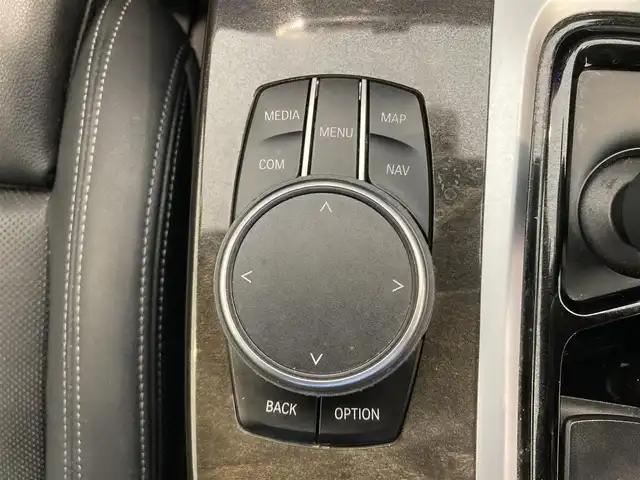 ＢＭＷ Ｘ４ xDrive 30i Mスポーツ 熊本県 2019(平31)年 5.5万km アルピンホワイトⅢ 純正ナビ/フルセグTV/レザーシート/インテリジェントセーフティ/スマートキー/プッシュスタート/フルセグTV/ETC/注意喚起アシスト/PDC自動起動/アクティブPDC緊急ブレーキ/パーキングアシスト/ワイヤレス充電/ACC/パワーシート/全席シートヒーター/LEDヘッドライト/LEDフォグライト