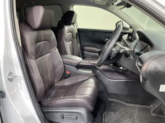 ホンダ ＺＲ－Ｖ ハイブリッド e:HEV Z 愛知県 2023(令5)年 2.6万km プラチナホワイトパール Ｈｏｎｄａ　ＣＯＮＮＥＣＴディスプレー/・ナビ　BT USB DTV AM FM/ホンダセンシング/アダプティブクルーズコントロール/衝突軽減ブレーキ/マルチビューカメラシステム/アダプティブドライビングビーム/路外逸脱抑制機能/ＢＯＳＥサウンド/パワーバックドア(予約クローズ機能付)/前席シートヒーター/ビルトインＥＴＣ２．０/ワイヤレス充電器/前後ドライブレコーダー/ブラウンレザーシート/前席パワーシート/パドルシフト/MT付きAT/ＬＥＤヘットライト/オートライト/純正18インチアルミ/プッシュエンジンスタート