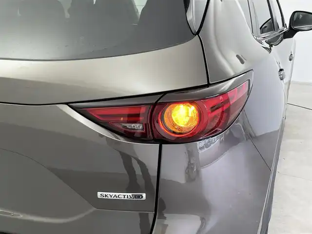 マツダ ＣＸ－５ XD ブラックトーンエディション 福井県 2021(令3)年 3.9万km グレー 純正マツダコネクトナビ/フルセグTV/Bluetooth/USB/Carplay/AM/FM/全方位モニター/衝突軽減ブレーキ/クルーズコントロール/革巻きステアリング/ステアリングリモコン/ステアリングヒーター/パドルシフト/ステアリングチルド機構/ハーフレザーシート/パワーシート/シートヒーター /パワーバックドア /オートライト /フォグランプ/プッシュスタート /スペアキー/ブラインドスポットモニター/ウィンカー・電動格納式ミラー/リアワイパー