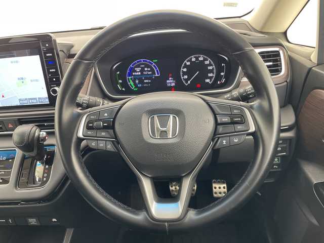 ホンダ オデッセイ ハイブリッド e:HEVアブソルート EX 愛知県 2021(令3)年 3.7万km プラチナホワイトパール 純正10型ナビ/フリップダウンモニター/全方位カメラ/両側パワースライドドア/クルーズコントロール/シートヒーター/バックカメラ/電動リアゲート/コーナーセンサー/純正アルミホイール/ETC2.0/ブラインドスポットモニター/LEDヘッドライト/リアオートエアコン/オートマチックハイビーム/ドライブレコーダー/衝突軽減システム/フルセグ/CD DVD/Bluetooth/ステアリングスイッチ/スマートキー/プッシュスタート