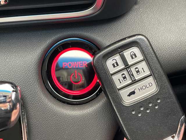 ホンダ オデッセイ ハイブリッド e:HEVアブソルート EX 愛知県 2021(令3)年 3.7万km プラチナホワイトパール 純正10型ナビ/フリップダウンモニター/全方位カメラ/両側パワースライドドア/クルーズコントロール/シートヒーター/バックカメラ/電動リアゲート/コーナーセンサー/純正アルミホイール/ETC2.0/ブラインドスポットモニター/LEDヘッドライト/リアオートエアコン/オートマチックハイビーム/ドライブレコーダー/衝突軽減システム/フルセグ/CD DVD/Bluetooth/ステアリングスイッチ/スマートキー/プッシュスタート