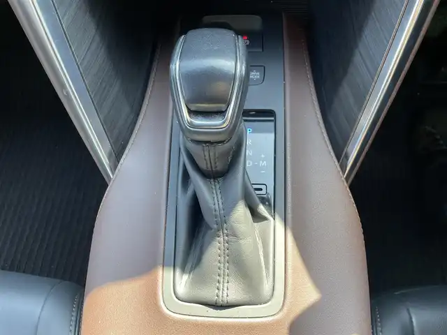 トヨタ ハリアー Z 福岡県 2020(令2)年 3.1万km プレシャスブラックパール 純正ナビ（BLUETOOTH/フルセグ)/JBLプレミアムサウンド/バックカメラ/電動リアゲート/レーダークルーズコントロ/LEDヘッドライト/オートライト/オートマチックハイビーム/ハーフレザーシート/D席パワーシート/チルトステアリング/純正19インチAW/横滑り防止装置/コーナーセンサー/レーンキープアシスト/盗難防止装置/衝突軽減システム/デジタルインナーミラー/ウィンカーミラー/スマートキー/ETC2.0/保証書
