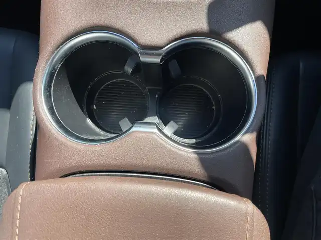 トヨタ ハリアー Z 福岡県 2020(令2)年 3.1万km プレシャスブラックパール 純正ナビ（BLUETOOTH/フルセグ)/JBLプレミアムサウンド/バックカメラ/電動リアゲート/レーダークルーズコントロ/LEDヘッドライト/オートライト/オートマチックハイビーム/ハーフレザーシート/D席パワーシート/チルトステアリング/純正19インチAW/横滑り防止装置/コーナーセンサー/レーンキープアシスト/盗難防止装置/衝突軽減システム/デジタルインナーミラー/ウィンカーミラー/スマートキー/ETC2.0/保証書