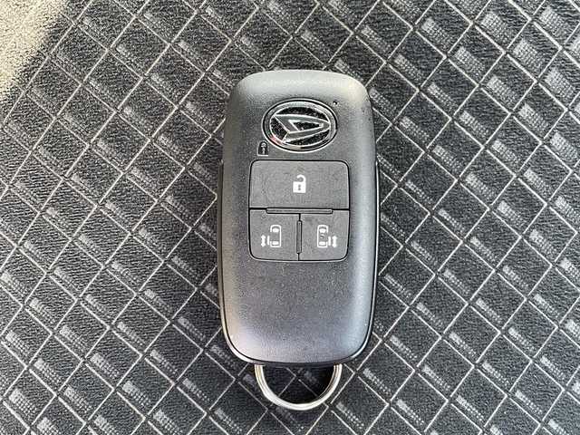 ダイハツ タント カスタム X スタイルセレクション 熊本県 2021(令3)年 1.7万km ブラックマイカメタリック ワンオーナー/衝突軽減ブレーキ/プッシュスタート/ビルトインETC/ドライブレコーダー/純正14インチAW/両側パワースライドドア/ハーフレザーシート/前席シートヒーター/LEDヘッドライト/オートライト/フォグライト/純正フロアマット/純正ドアバイザー/新車保証書/取扱説明書/スマートスペアキー×1本