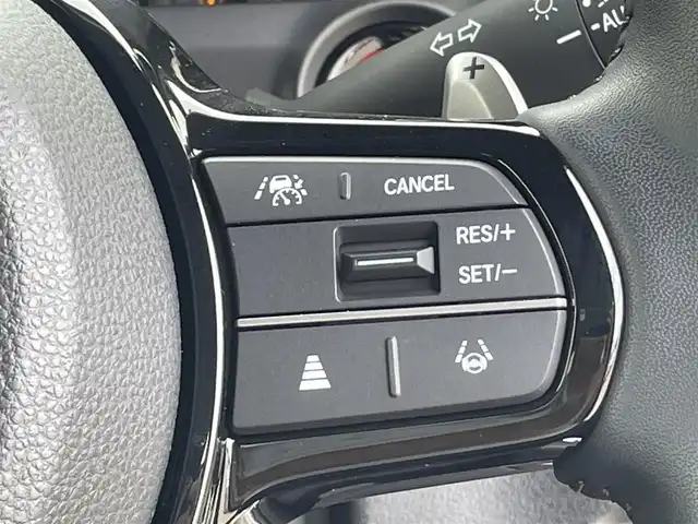 ホンダ Ｎ ＢＯＸ カスタム ターボ 福岡県 2023(令5)年 0.3万km プラチナホワイトパール ホンダセンシング/CMBS/路外逸脱抑制機能/アダプティブクルーズコントロール/LKAS/パーキングセンサー/純正９インチナビ（ＬＸＵ－２４２ＮＢｉ）/全周囲カメラ/フルセグTV/CD/DVD/BT/SD//applecarplay/androidauto/両側パワースライドドア/前席シートヒーター/ＬＥＤヘッドライト/オートハイビーム/純正アルミ/ビルトインETC/前後ドラレコ/本革巻きステアリング/ステアリングリモコン/パドルシフト/サンシェード内蔵大型ルーフコンソール/ロールサンシェード/シートバックテーブル/電動パーキング/ブレーキホールド/スマートキー/プッシュスタート/オートリトラミラー
