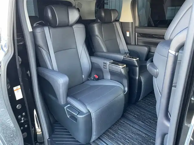 トヨタ アルファード S Cパッケージ 東京都 2020(令2)年 4.7万km ブラック モデリスタエアロ/純正８型ディスプレイオーディオ/・BluetoothAudio/・MiraCast/・CD/SD/DVD/AM/FM/Toyota Safety Sense/・プリクラッシュセーフティ	/・レーントレーシングアシスト	/・レーダークルーズコントロール	/・オートマチックハイビーム/・クリアランスソナー	/バックカメラ/ブラックレザーシート/・パワーシート（1.2列目）/・前席シートヒーター/・前席エアシート/両側パワースライドドア/電動リアゲート/ステアリングヒーター/ウッド調ステアリング/ステアリングスイッチ/LEDヘッドライト/LEDフォグランプ/シーケンシャルランプ/ドライブレコーダー（FR）/ビルトインETC/電動パーキングブレーキ/横滑り防止装置/プッシュスタート/スマートキー×2/純正18inAW/純正フロアマット/ロールサンシェード
