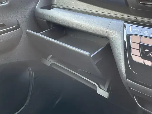 日産 デイズ ハイウェイスターX 佐賀県 2019(令1)年 3万km フローズンバニラパール/アッシュブラウンM 純正SDナビ/・フルセグTV/AM/FM/CD/SD/Bluetooth/アラウンドビューモニター/ISOFIX対応/革巻きステアリング/ステアリングリモコン/純正14インチアルミホイール/純正LEDヘッドライト/純正フォグライト/純正フロアマット/純正ドアバイザ―/新車保証書/取扱説明書/スペアキー１本/エマージェンシーブレーキ/車線逸脱警報/クリアランスソナー