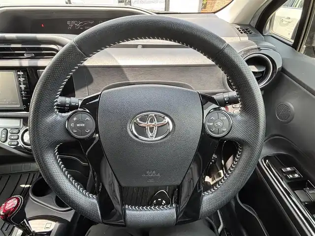 トヨタ アクア G G’s 宮城県 2015(平27)年 5.5万km ブラックマイカ スマートエントリーパッケージ/・スマートエントリー/スタートシステム/・イモビライザー/・オートライト/純正SDナビ（NSCP-W64）/ワンセグTV/バックカメラ/クルーズコントロール/ブラック加飾専用LEDヘッドランプ/車高調/革巻きステアリング/ステアリングリモコン/ブラック合皮/アルカンターラコンビスポーツシート/ドライブレコーダー/ビルトインETC/純正AW17インチ/登録時走行距離54940km