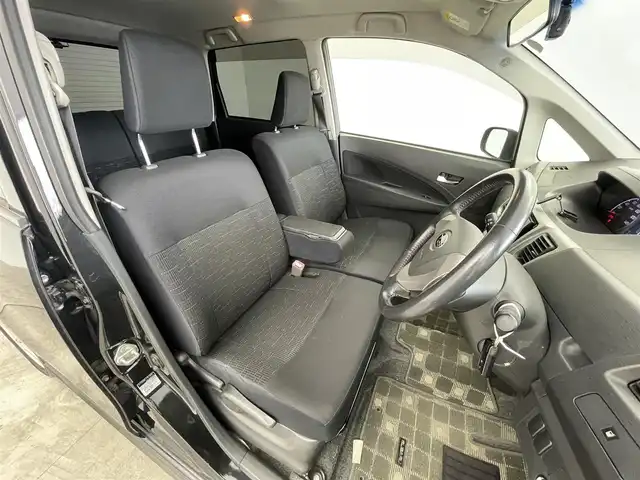 スバル ステラ カスタム R 群馬県 2011(平23)年 6.8万km ブラックマイカメタリック 社外７インチナビ　ＣＤ　ＤＶＤ　前後ドライブレコーダー　ＨＩＤヘッドライト　純正アルミホイール１５インチ　電動格納ミラー　オートエアコン　スマートキー　プッシュスタート　フォグランプ　禁煙車