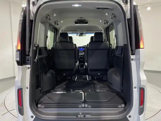 ホンダ ステップワゴン スパーダ eHEV G EXホンダS 愛知県 2020(令2)年 2.5万km プラチナホワイトパール 純正１０インチナビ　/(Bluetooth/フルセグTV/CD・DVD再生/SD/FM/AM)/純正フリップダウンモニター　/ＤＩＡＴＯＮＥサウンド　/ホンダセンシング　/　　-衝突軽減ブレーキ/　　-誤発進抑制機能/　　-路外逸脱抑制機能/　　-アダプティブ・クルーズ・コントロール/　　-車線維持支援システム/　　-先行車発進お知らせ機能/　　-標識認識機能/　　-両側パワースライドドア　/シートヒーター　/ビルトインＥＴＣ２．０　/バックカメラ/前後ドライブレコーダー　/ＬＥＤヘッドライト/LEDフォグランプ/ＵＳＢ接続/プッシュスタート/　　スマートキー/純正フロアマット
