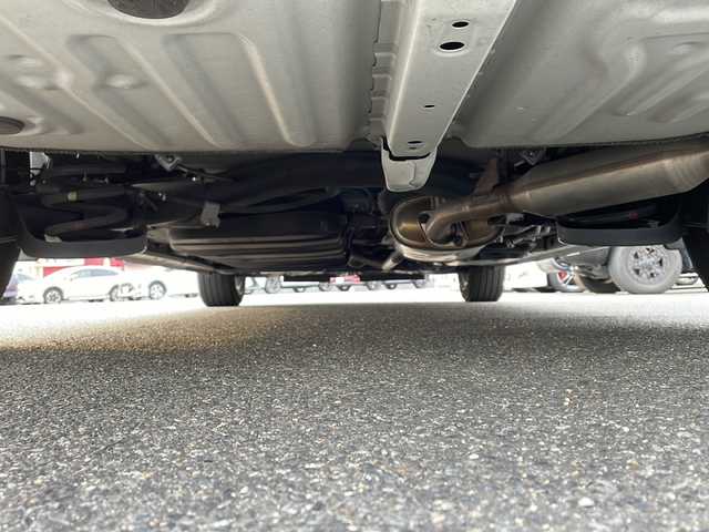 トヨタ エスクァイア ハイブリッド Gi 山口県 2018(平30)年 5.9万km ホワイトパールクリスタルシャイン 社外メモリナビ（ALPINE）/社外フリップダウンモニター（ALPINE）/Bluetooth/フルセグTV/バックカメラ/両側パワースライドドア/トヨタセーフティセンス/　・衝突軽減ブレーキ/　・レーンキープアシスト/　・オートマチックハイビーム/横滑り防止装置/ビルトインETC/クルーズコントロール/レザーシート/前席シートヒーター/スマートキー&プッシュスタート/HDMI/LEDヘッドライト/LEDフォグライト/オートライト/社外ドライブレコーダー/純正アルミ付きサマータイヤ4本車載/保証書・取説/スペアキー2個