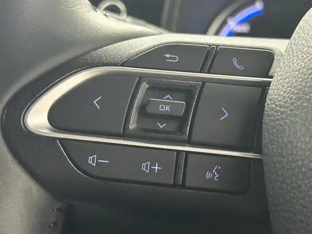 トヨタ ヴォクシー ハイブリッド S－Z 埼玉県 2022(令4)年 2.6万km ホワイトパールクリスタルシャイン 快適利便パックージ　ユニバーサルステップ　２ｎｄキャプテンシート　シートヒーター　オットマン　オートリアハッチ　ハンズフリーデュアルパワースライドドア　全周囲モニター　レーダークルーズ　１０型ディスプレイオーディオ　後席モニター　