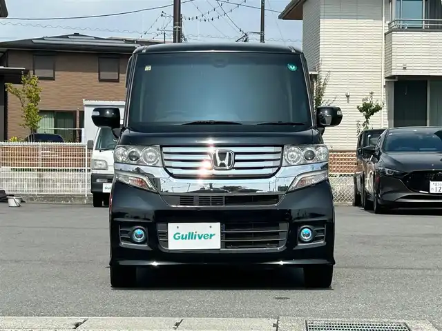 ホンダ Ｎ ＢＯＸ カスタム SSパッケージ 静岡県 2014(平26)年 6.8万km スマートブラック エンジンスタート/パワーステアリング/パワーウィンドウ/アイドリングストップ/AAC/スマートキー（スペアキー：1本）/バックカメラ/ETC/純正SDナビ（フルセグTV、DVD再生機能有、CDチェンジャー）/ベンチシート/純正フロアマット/布系シート/両側パワースライドドア/純正アルミホイール/ABS/横滑り防止装置/オートライト/キセノンヘッドライト/W＋サイドエアバッグ/カーテンエアバッグ/衝突軽減システム