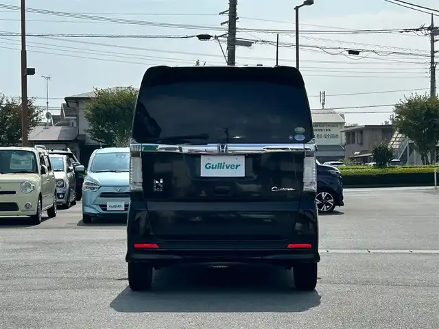 ホンダ Ｎ ＢＯＸ カスタム SSパッケージ 静岡県 2014(平26)年 6.8万km スマートブラック エンジンスタート/パワーステアリング/パワーウィンドウ/アイドリングストップ/AAC/スマートキー（スペアキー：1本）/バックカメラ/ETC/純正SDナビ（フルセグTV、DVD再生機能有、CDチェンジャー）/ベンチシート/純正フロアマット/布系シート/両側パワースライドドア/純正アルミホイール/ABS/横滑り防止装置/オートライト/キセノンヘッドライト/W＋サイドエアバッグ/カーテンエアバッグ/衝突軽減システム