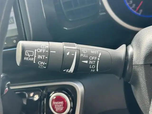 ホンダ Ｎ ＢＯＸ カスタム SSパッケージ 静岡県 2014(平26)年 6.8万km スマートブラック エンジンスタート/パワーステアリング/パワーウィンドウ/アイドリングストップ/AAC/スマートキー（スペアキー：1本）/バックカメラ/ETC/純正SDナビ（フルセグTV、DVD再生機能有、CDチェンジャー）/ベンチシート/純正フロアマット/布系シート/両側パワースライドドア/純正アルミホイール/ABS/横滑り防止装置/オートライト/キセノンヘッドライト/W＋サイドエアバッグ/カーテンエアバッグ/衝突軽減システム