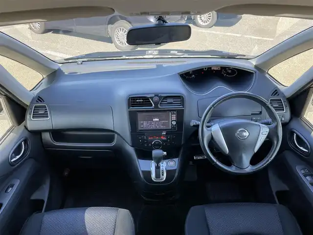 日産 セレナ ハイウェイスター Vセレクション 道央・札幌 2013(平25)年 7.1万km スーパーブラック ４WD/純正ディーラーOPナビ/CD/DVD/SD/フルセグ/横滑り防止装置/クルーズコントロール/バックカメラ/ETC/アイドリングストップ/ECOMODE/両側パワースライドドア/プッシュスタート/スマートキー/LEDヘッドライト/オートライト/フォグランプ/電動格納ミラー/ウィンカーミラー/純正フロアマット/ドアバイザー
